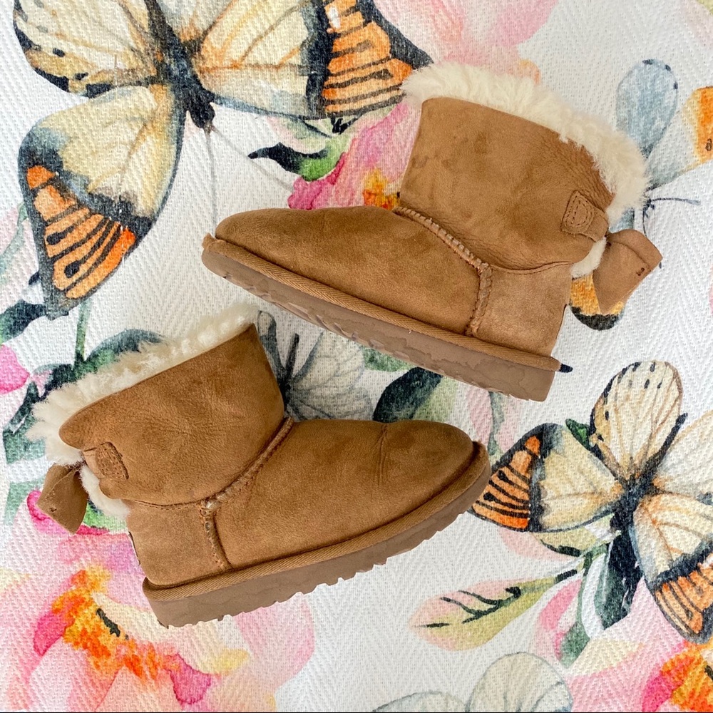 Mini Ugg Boots with bow back